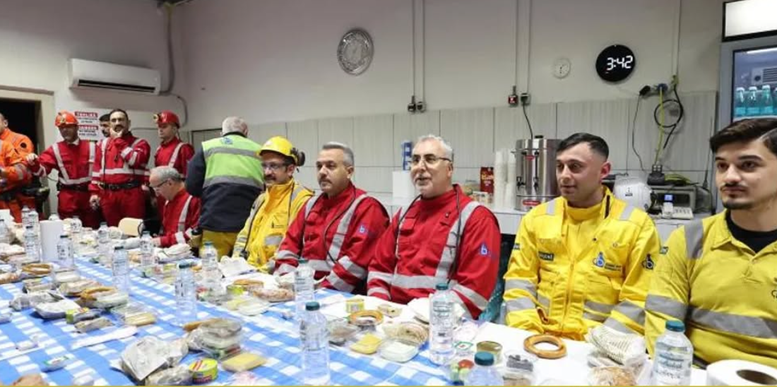 Bakan Işıkhan, Rize’de yerin 320 metre altında maden işçileriyle sahur