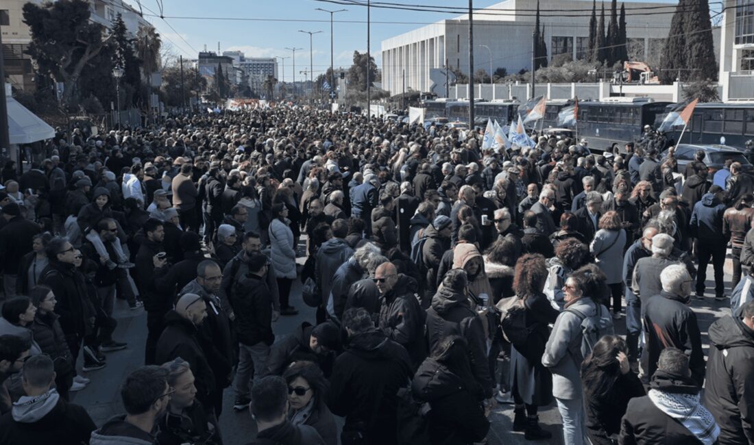 Yunanistan’da binlerce kişi ABD ile İsrail’in İran’a yönelik saldırılarını protesto