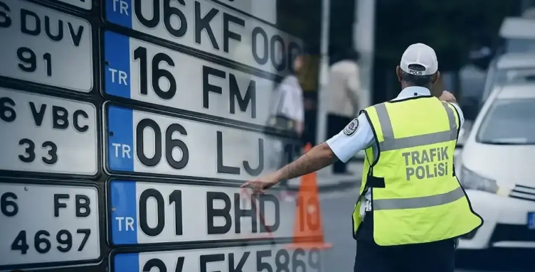 Ülke olarak tüm sorunları çözdük herhalde. Ekonomi tıkırında, trafik sorunu