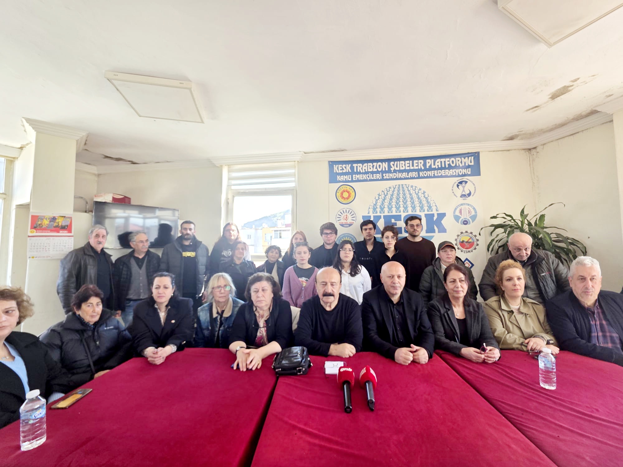 Haber:Ahmet KÜLEKÇİ (TRABZON) –Hatay’da aile evinde polis babasının beylik tabancasından