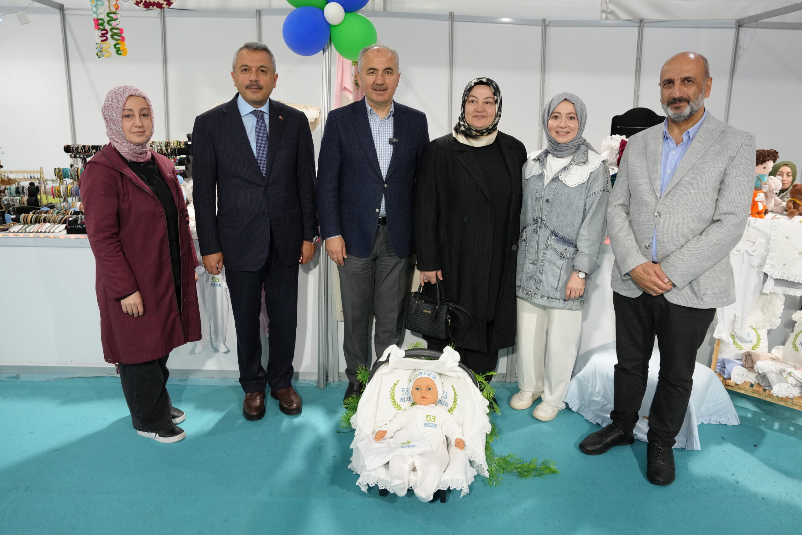 KADIN EMEĞİ RİZE’DE VİTRİNE ÇIKTI: HANIMELİ ÇARŞISI AÇILDI Haber: Gençağa