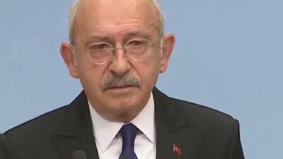 CHP’li Özgür Karabat: (Kılıçdaroğlu’nun CHP Genel Merkezi önünde sergilediği araçlar