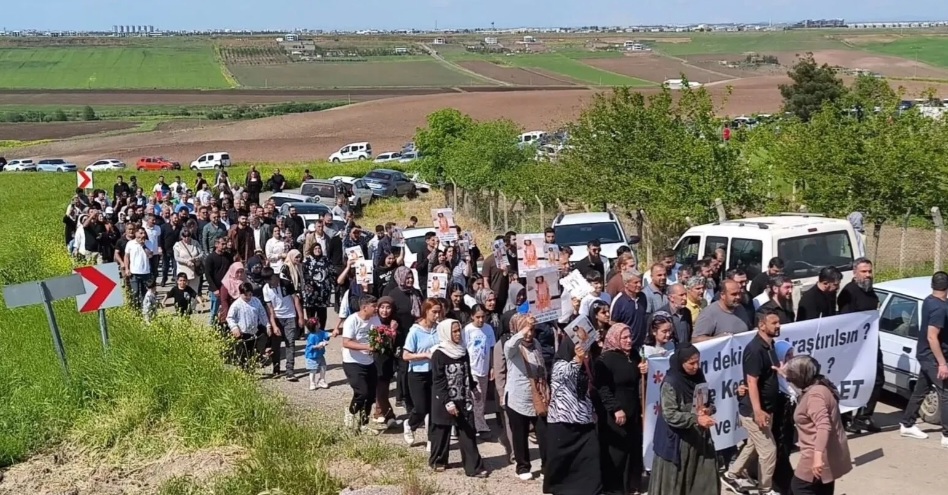 Narin Güran’ın Mezarı Başında Açıklama: “Adalet Herkes İçin Gereklidir” GÜRAN