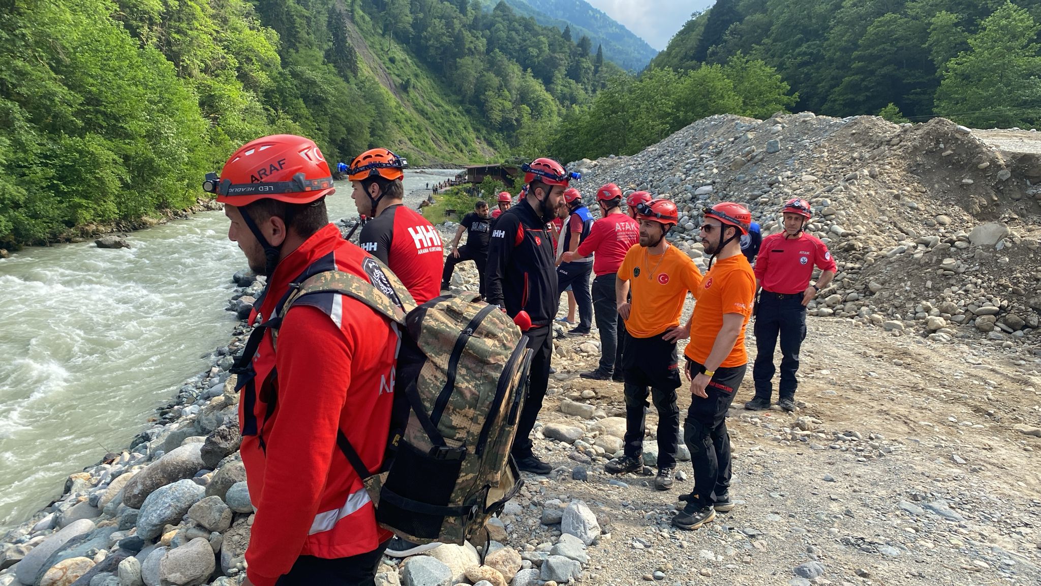 Haber. Gençağa KARAFAZLI (RİZE) – Rize’nin Çamlıhemşin ilçesinde kaybolan Volkan Civelekoğlu’nu