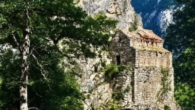 Artvin’in gizemli mirası: Nuka Kilisesi sırlarını koruyor Karçal Dağları’nın sarp