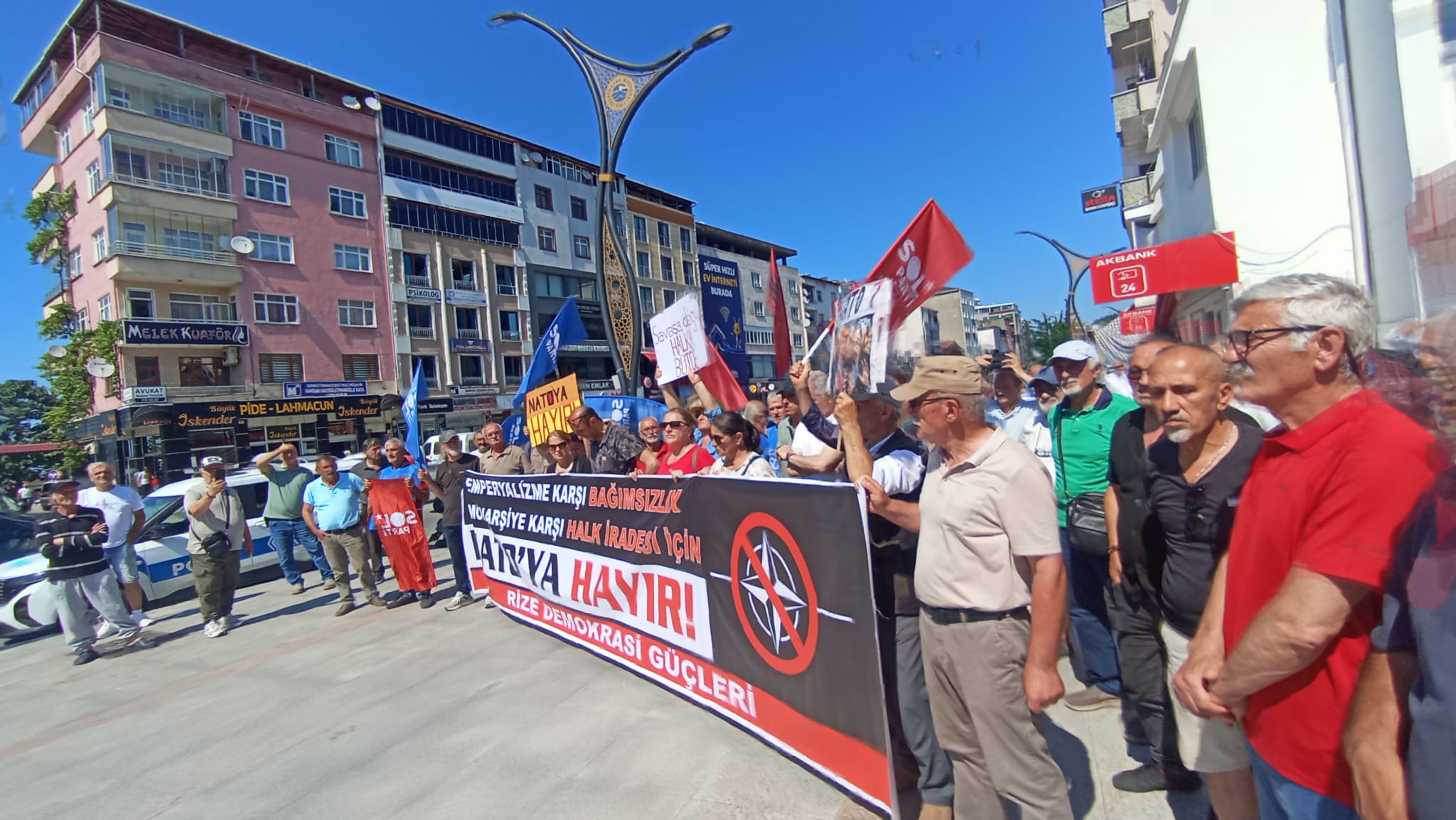 Haber: Selda KARAFAZLI  (RİZE) – Rize’nin Ardeşen ilçesinde Demokrasi güçlerinin