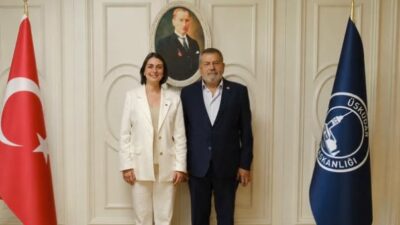 Üsküdar belediye başkanı Sinem Dedetaş’ın gözaltına alınmasına yönelik tepkiler devam