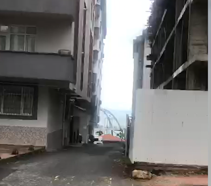 Özel- Haber: Selda KARAFAZLI (RİZE) – Rize Merkez Camiönü Mahallesi’nde