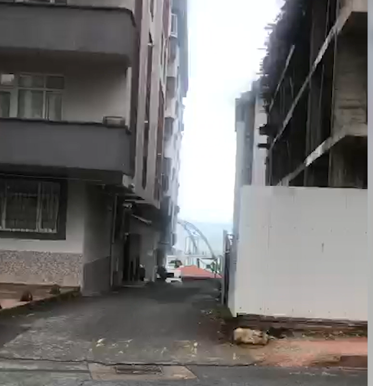 Özel- Haber: Selda KARAFAZLI (RİZE) – Rize Merkez Camiönü Mahallesi’nde