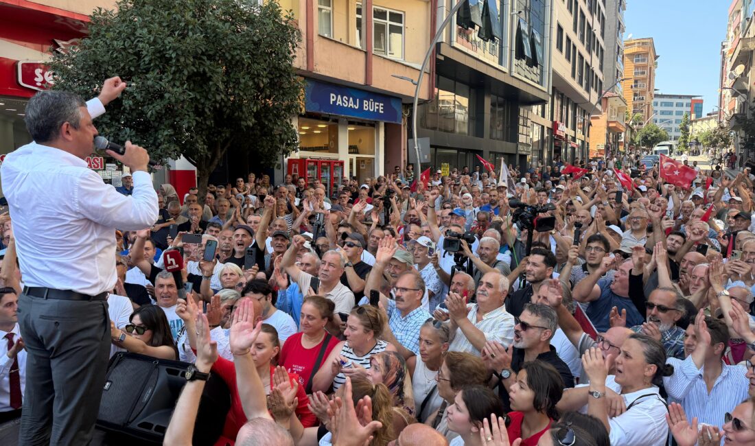 Özgür Özel Rize’de YENİ Parti’nin hedeflerini açıkladı: “Yeni Parti, iktidar