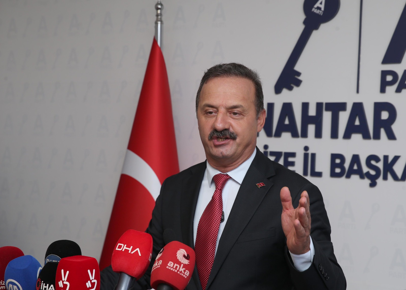 https://abone.ankahaber.net/static/video/8dab5d36-62ad-4b13-bc29-5f8484af6715-720.mp4 (RİZE) – Anahtar Parti Genel Başkanı Yavuz Ağıralioğlu, TBMM’de görüşülen