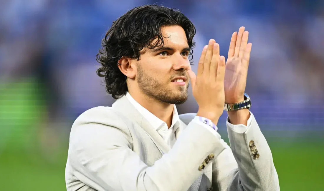 Yeni sezonda hem Süper Lig’de şampiyonluk kupasını göğüslemeyi hem de