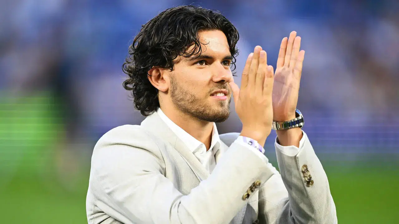Yeni sezonda hem Süper Lig’de şampiyonluk kupasını göğüslemeyi hem de