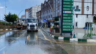 Rize’de etkili olan yoğun yağışların ardından meydana gelen sel ve