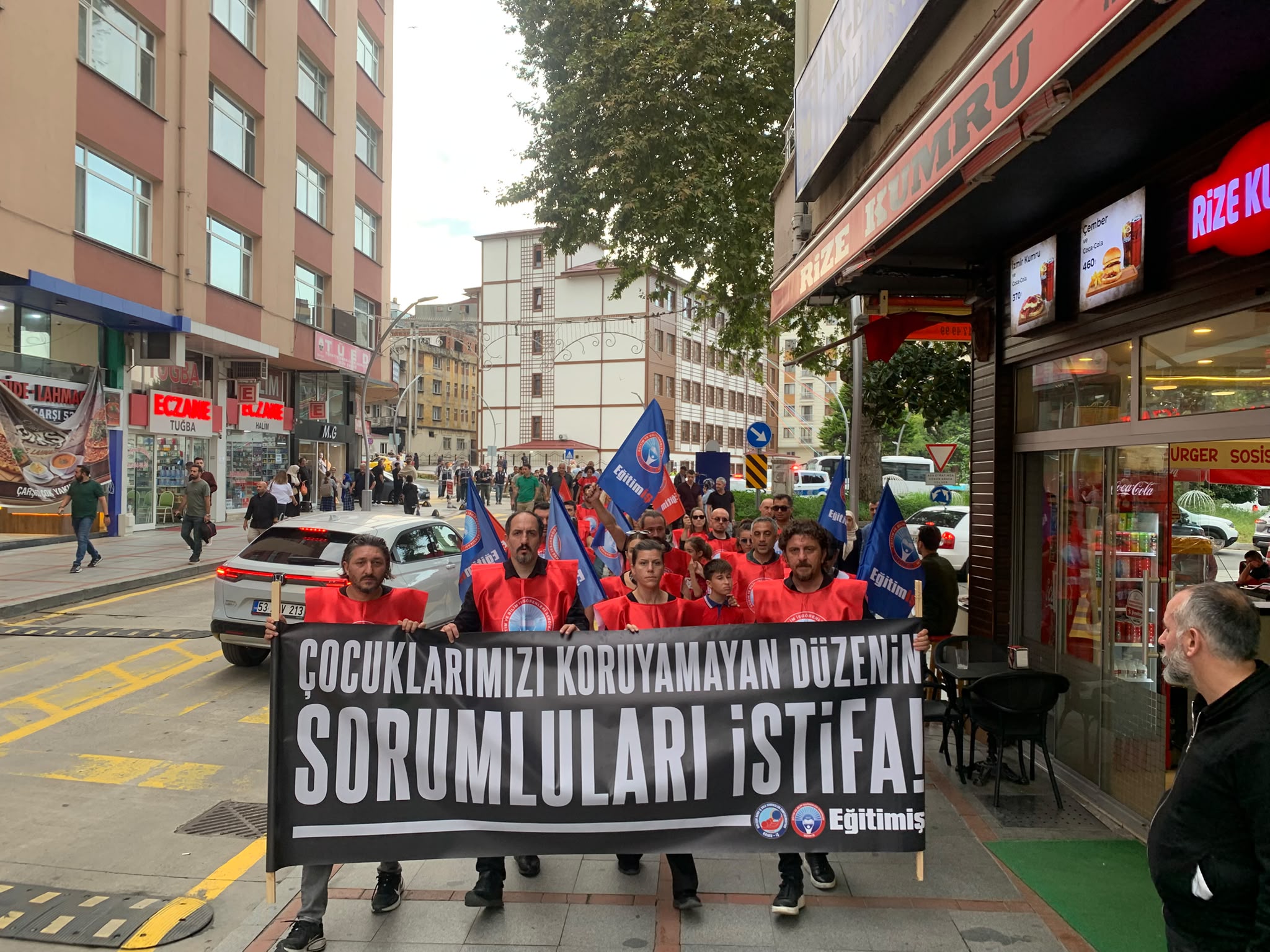 HABER-GÖRÜNTÜ .ÖZLEM EMİR-GENÇAĞA KARAFAZLI (RİZE)- Manisa’nın Turgutlu ilçesinde İnci Üzmez