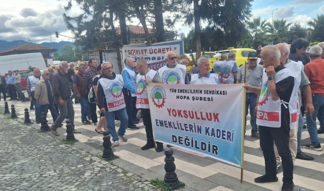 Hopa’da emeklilerden Anayasa Mahkemesi’ne çağrı: “Karar artık gecikmesin”
