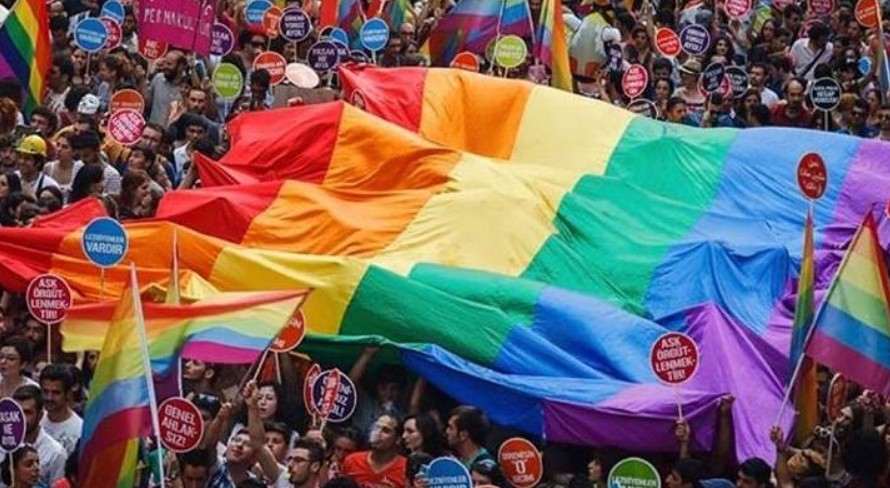 Fındıklı Belediye Başkanı Ercüment Şahin Çervatoğlu’ndan LGBTİ+ haklarına destek mesajı