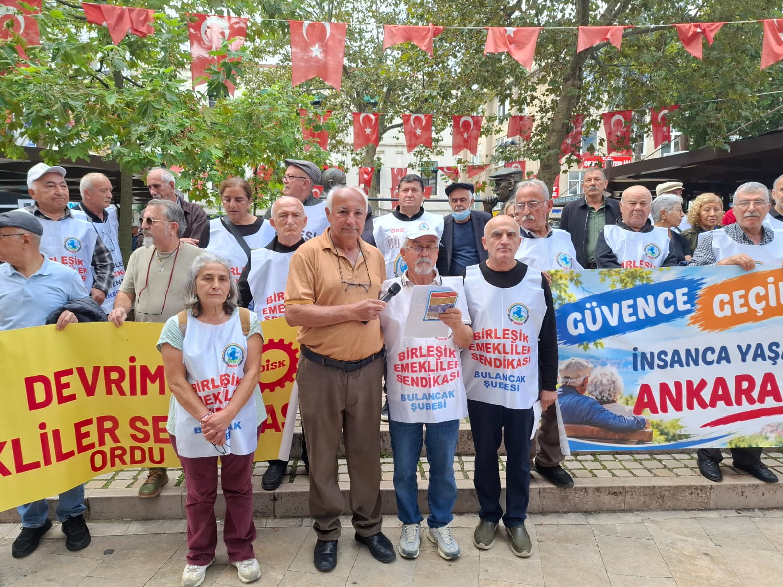 Bulancak’tan Ankara’ya Emekli Yürüyüşü: İnsanca Yaşam İstiyoruz HABER: COŞKUN ÖZBUCAK