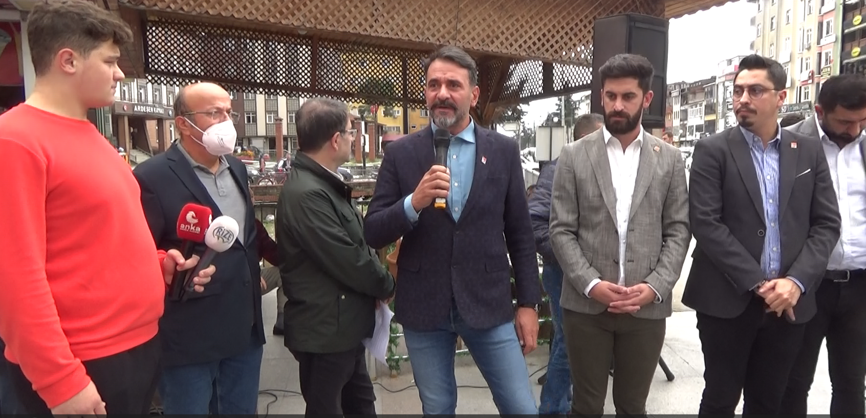 “Söyle Erdoğan söyle Senin diploman Nerde” türküsünü seslendiren ve Erdoğan’a